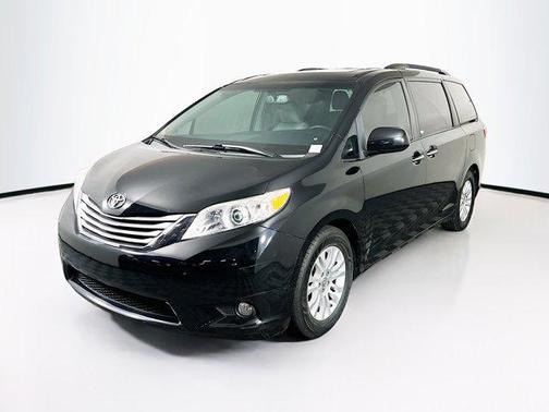 2016 Toyota Sienna XLE