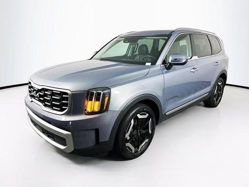 Everlasting Silver 2025 Kia Telluride S