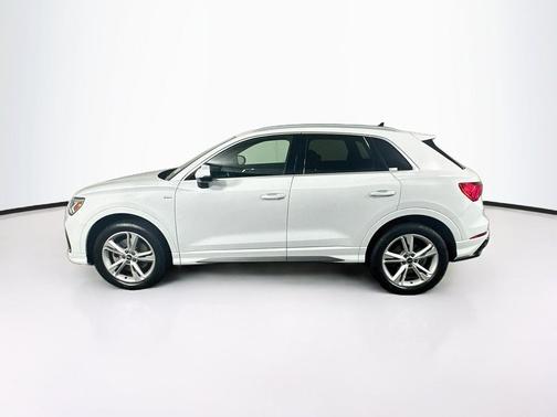 Glacier White Metallic 2022 Audi Q3 45 S line Premium Plus