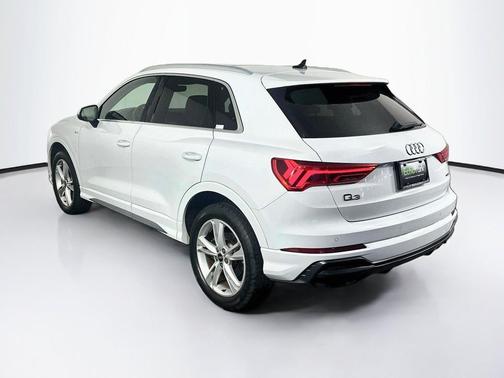 Glacier White Metallic 2022 Audi Q3 45 S line Premium Plus