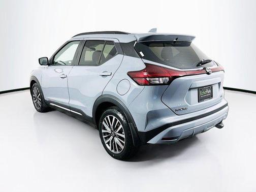 2021 Nissan Kicks SR