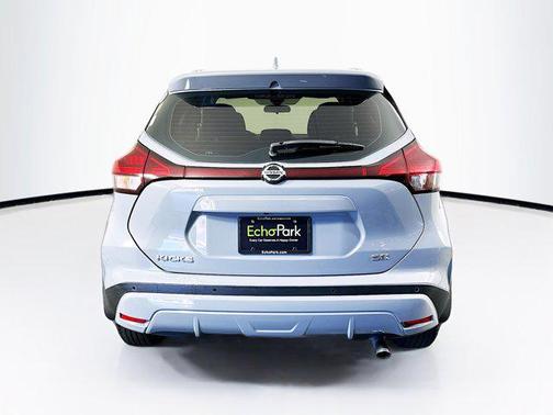 2021 Nissan Kicks SR