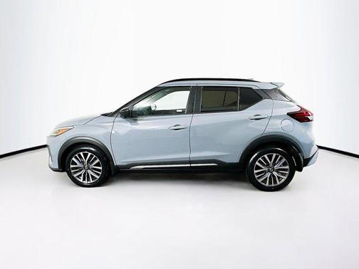2021 Nissan Kicks SR