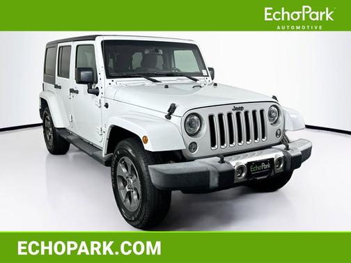 Bright White Clearcoat 2017 Jeep Wrangler Unlimited Sahara