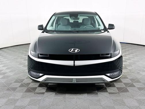 Abyss Black 2024 Hyundai IONIQ 5 SE