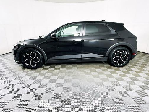 Abyss Black 2024 Hyundai IONIQ 5 SE