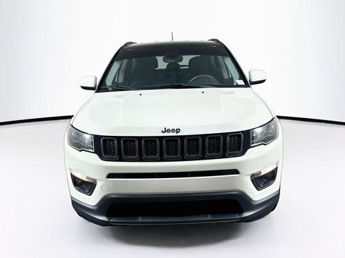 White Clearcoat 2018 Jeep Compass Latitude
