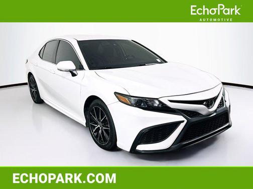 White 2022 Toyota Camry SE