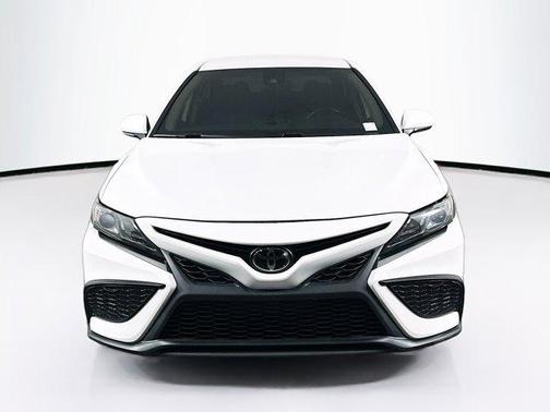 White 2022 Toyota Camry SE
