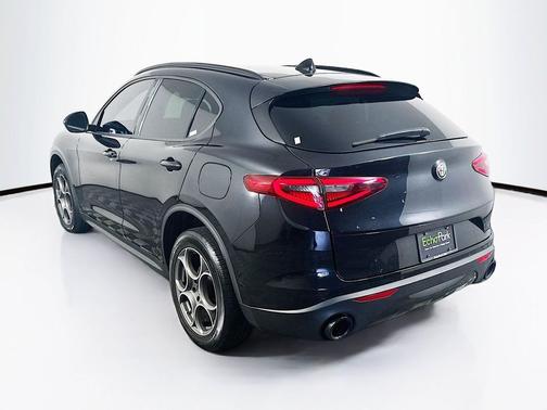 Vulcano Black Metallic 2023 Alfa Romeo Stelvio Sprint RWD