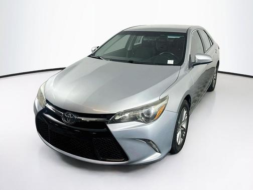 Midnight Black Metallic 2017 Toyota Camry SE