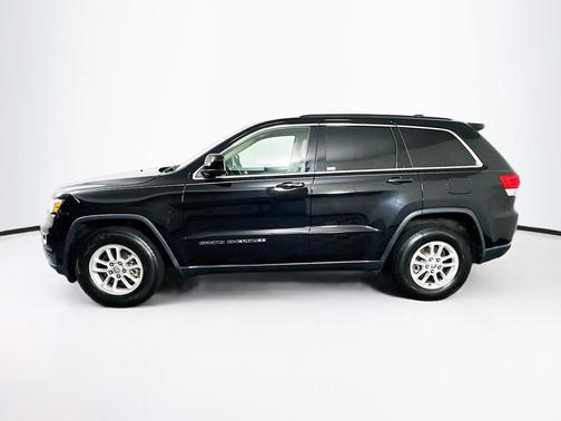 Diamond Black Crystal Pearlcoat 2018 Jeep Grand Cherokee Laredo