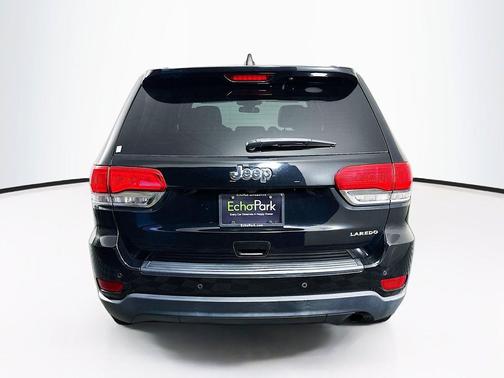 Diamond Black Crystal Pearlcoat 2018 Jeep Grand Cherokee Laredo