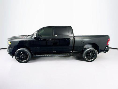 Diamond Black Crystal Pearlcoat 2024 RAM 2500 Big Horn Crew Cab 4x4 6'4' Box