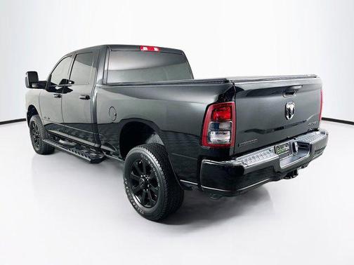 Diamond Black Crystal Pearlcoat 2024 RAM 2500 Big Horn Crew Cab 4x4 6'4' Box