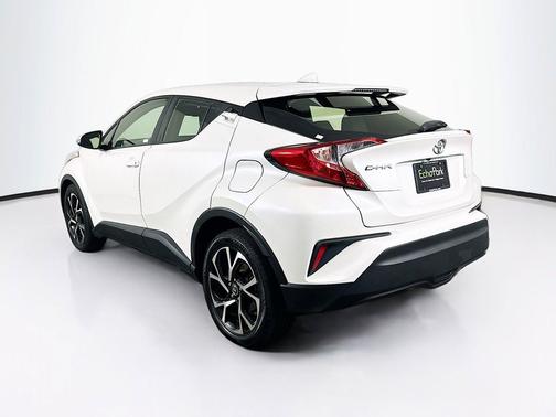Blizzard Pearl 2018 Toyota C-HR XLE