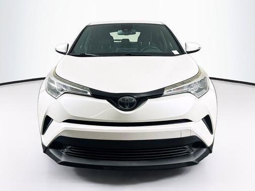 Blizzard Pearl 2018 Toyota C-HR XLE