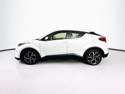 Blizzard Pearl 2018 Toyota C-HR XLE