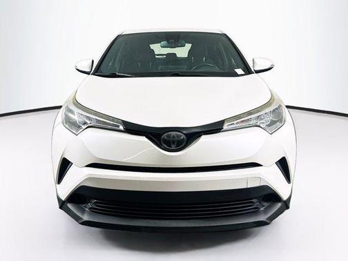 Blizzard Pearl 2018 Toyota C-HR XLE