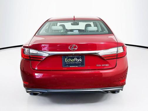 Maroon 2016 Lexus ES 350 Base