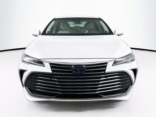 Wind Chill Pearl 2020 Toyota Avalon Hybrid Limited