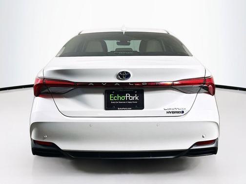 Wind Chill Pearl 2020 Toyota Avalon Hybrid Limited