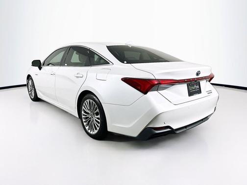 Wind Chill Pearl 2020 Toyota Avalon Hybrid Limited
