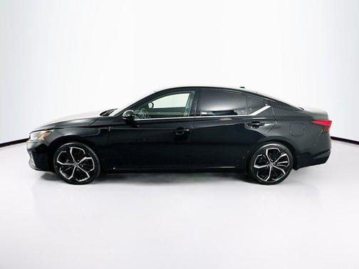 Super Black 2024 Nissan Altima SR FWD