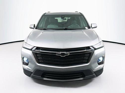 Sterling Gray Metallic 2023 Chevrolet Traverse LT Cloth