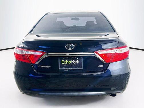 Midnight Black Metallic 2017 Toyota Camry SE