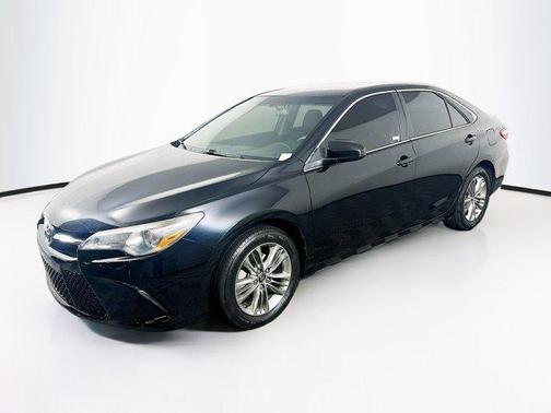 Midnight Black Metallic 2017 Toyota Camry SE