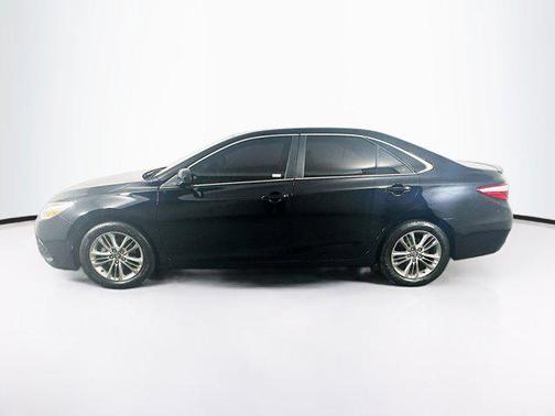 Midnight Black Metallic 2017 Toyota Camry SE