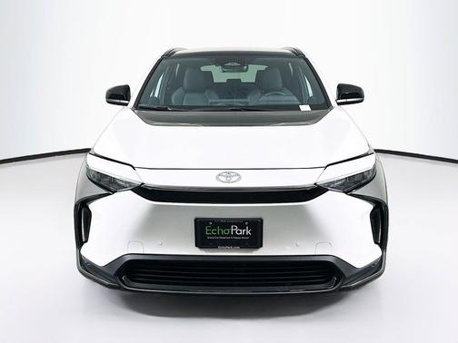 Wind Chill Pearl 2024 Toyota bZ4X XLE