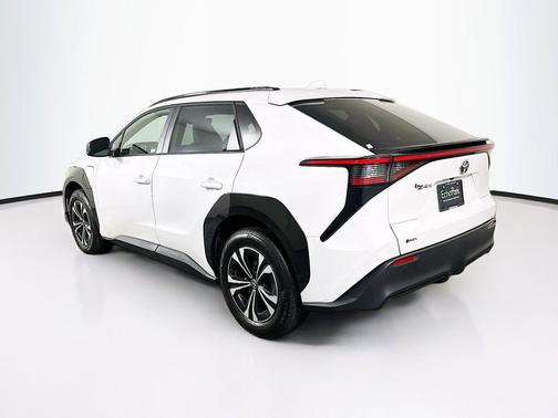 Wind Chill Pearl 2024 Toyota bZ4X XLE
