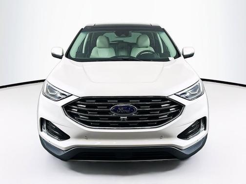 White Platinum Metallic Tri-Coat 2019 Ford Edge Titanium