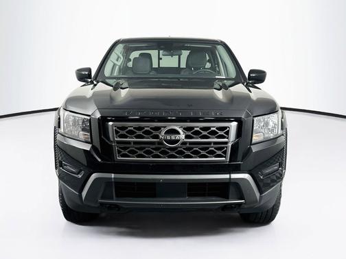 Super Black 2022 Nissan Frontier SV