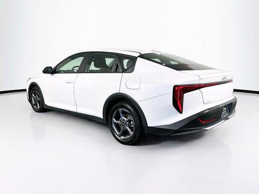 Snow White Pearl 2025 Kia K4 LXS