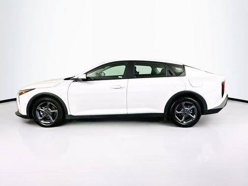 Snow White Pearl 2025 Kia K4 LXS