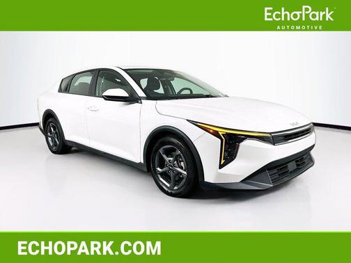 Snow White Pearl 2025 Kia K4 LXS