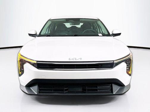 Snow White Pearl 2025 Kia K4 LXS