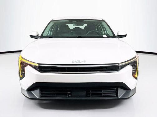 Snow White Pearl 2025 Kia K4 LXS