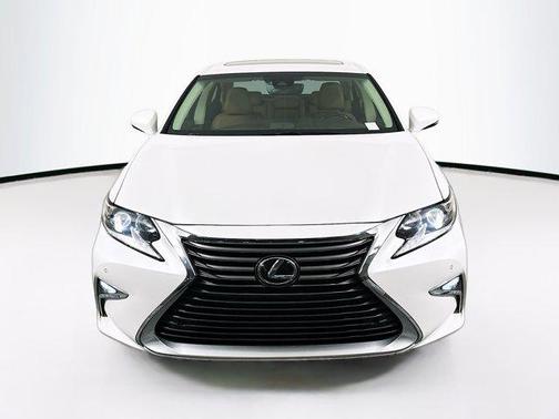 Eminent White Pearl 2017 Lexus ES 350 Base