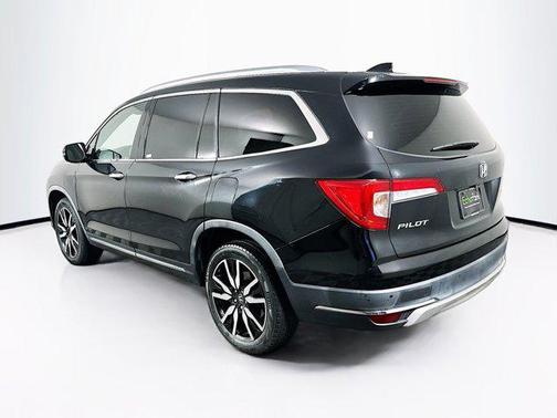 Crystal Black Pearl 2019 Honda Pilot Touring 8-Passenger