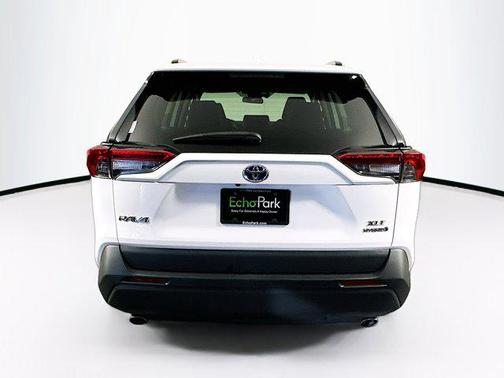 2020 Toyota RAV4 Hybrid XLE