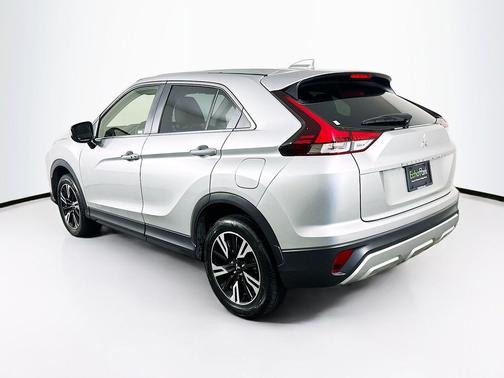 Labrador Black Pearl 2024 Mitsubishi Eclipse Cross SE