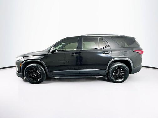 Mosaic Black Metallic 2022 Chevrolet Traverse LS