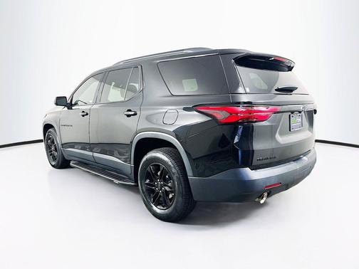 Mosaic Black Metallic 2022 Chevrolet Traverse LS