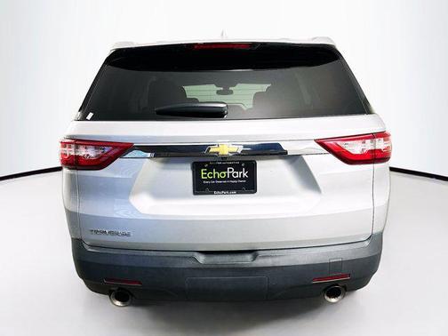 Silver Ice Metallic 2019 Chevrolet Traverse LS