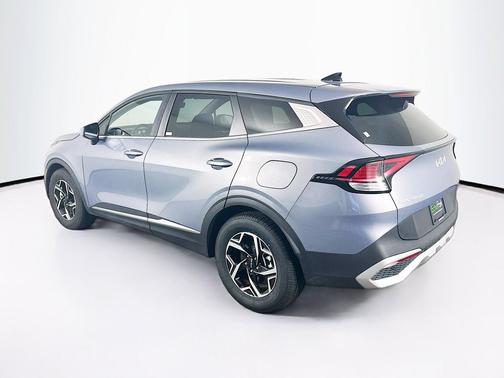 Everlasting Silver 2025 Kia Sportage LX