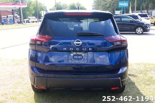 Deep Ocean Blue 2025 Nissan Rogue SV